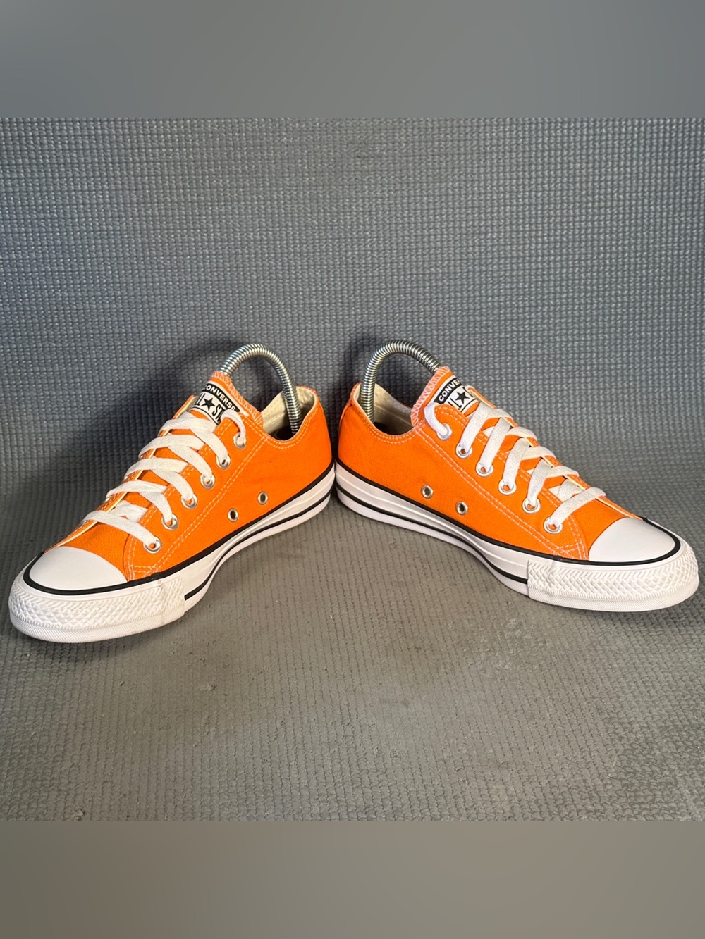 Converse Chuck Taylor All Star Orange Low Top Sneakers Women’s Size 7 - Picture 4 of 9